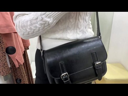 ❤️ Публичная мастурбация молоденькой сучки ФералБерри с дилдо в примерочной ️❌ Ебля на нашем сайте